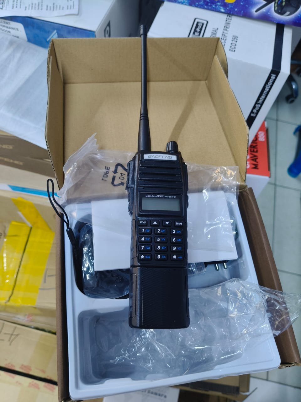 Baofeng 10km Walkie Talkie Baofeng UV-82 Walkie Talkie, Dual Band, 8W, 3800mAh Battery
