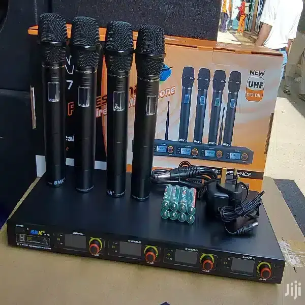 BNK X75 4 In1 Wireless Microphone